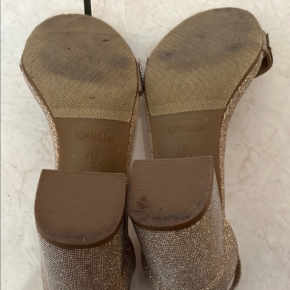 Elegant Gold Women's Shoes - Picture 5 of 5